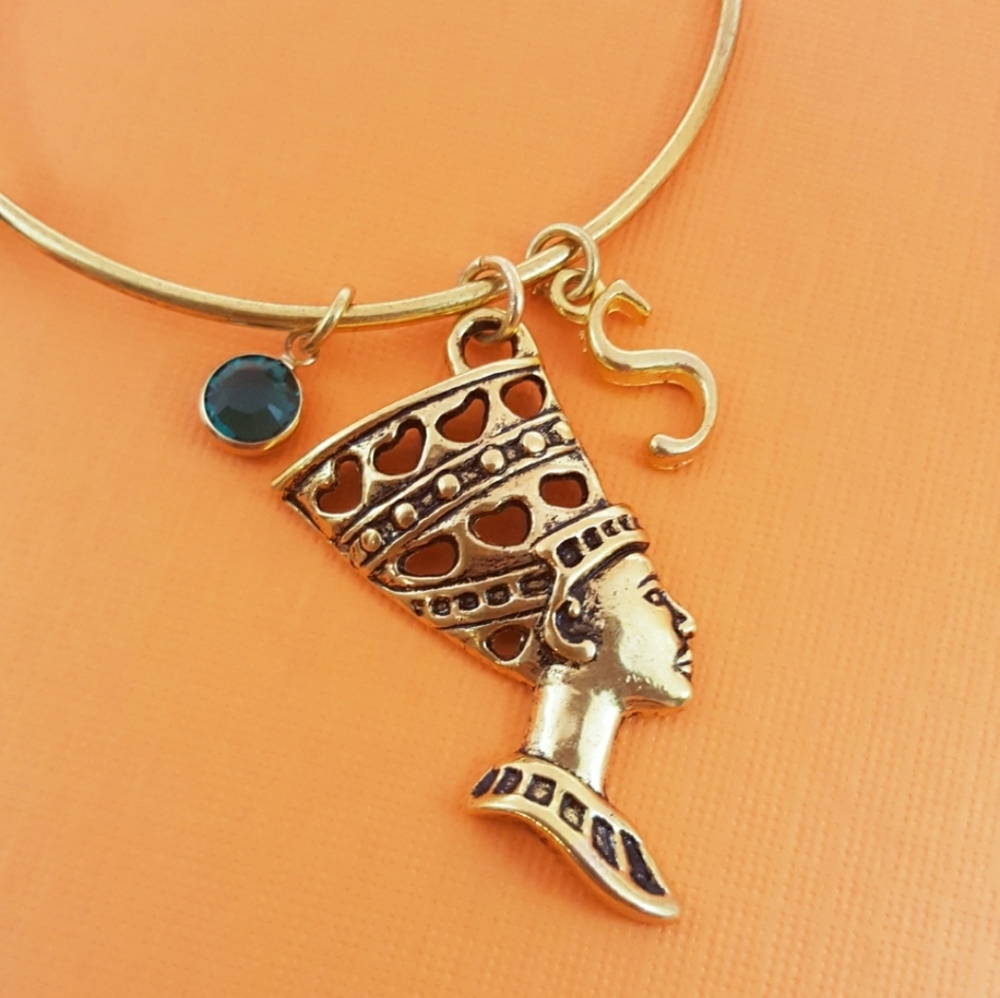 Nefertiti bracelet gold personalized letter queen